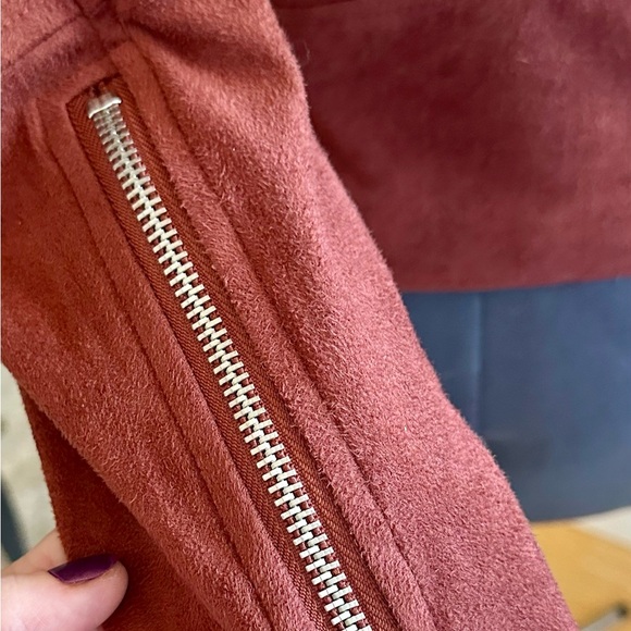 BB Dakota Love Walk Faux Suede Moto Jacket In Cherrywood Sz M Pearls & Studs - Picture 6 of 13